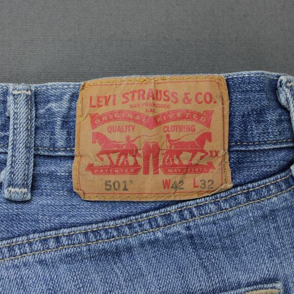 Levis 501 Jeans Men 42x32 Blue Vintage Button Fly Straight Leg Denim Classic Fit - Picture 9 of 10